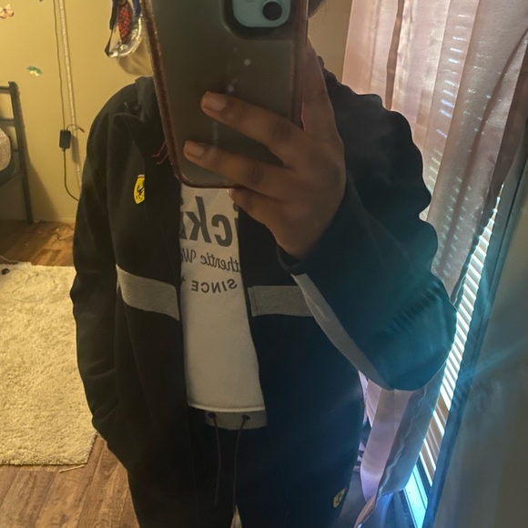 Ferrari puma tracksuit - Picture 2 of 2